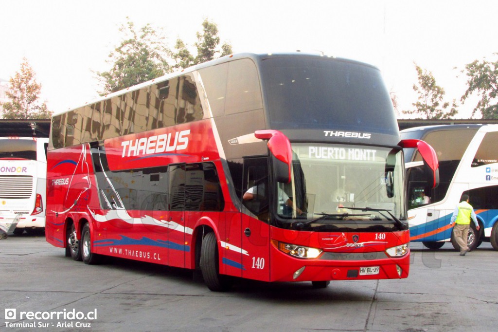 Uno de los buses más nuevos de Thaebus en Santiago