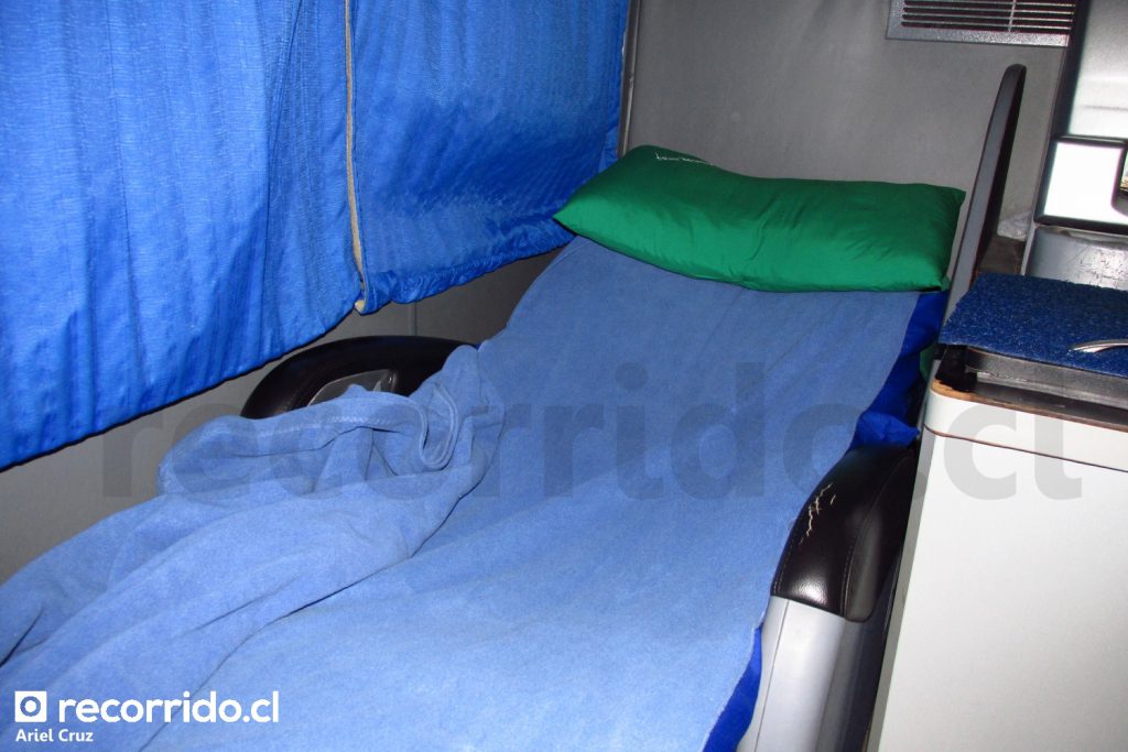 Asiento Cama Suite de Bus Norte, con colchoneta, sábana y frazada